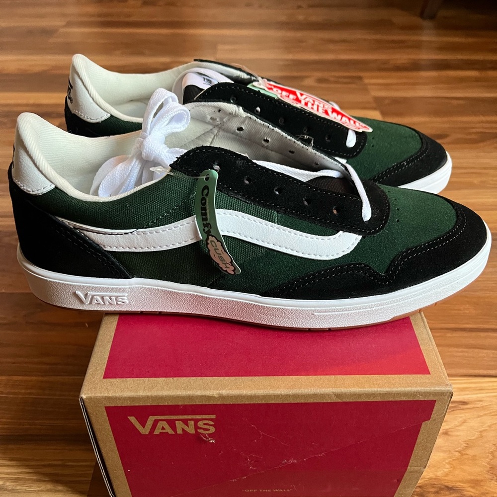 NEW IN BOX Vans Cruze Too CumfyCush Sneakers Men’s Sz 9/ Women’s Sz 10.5.